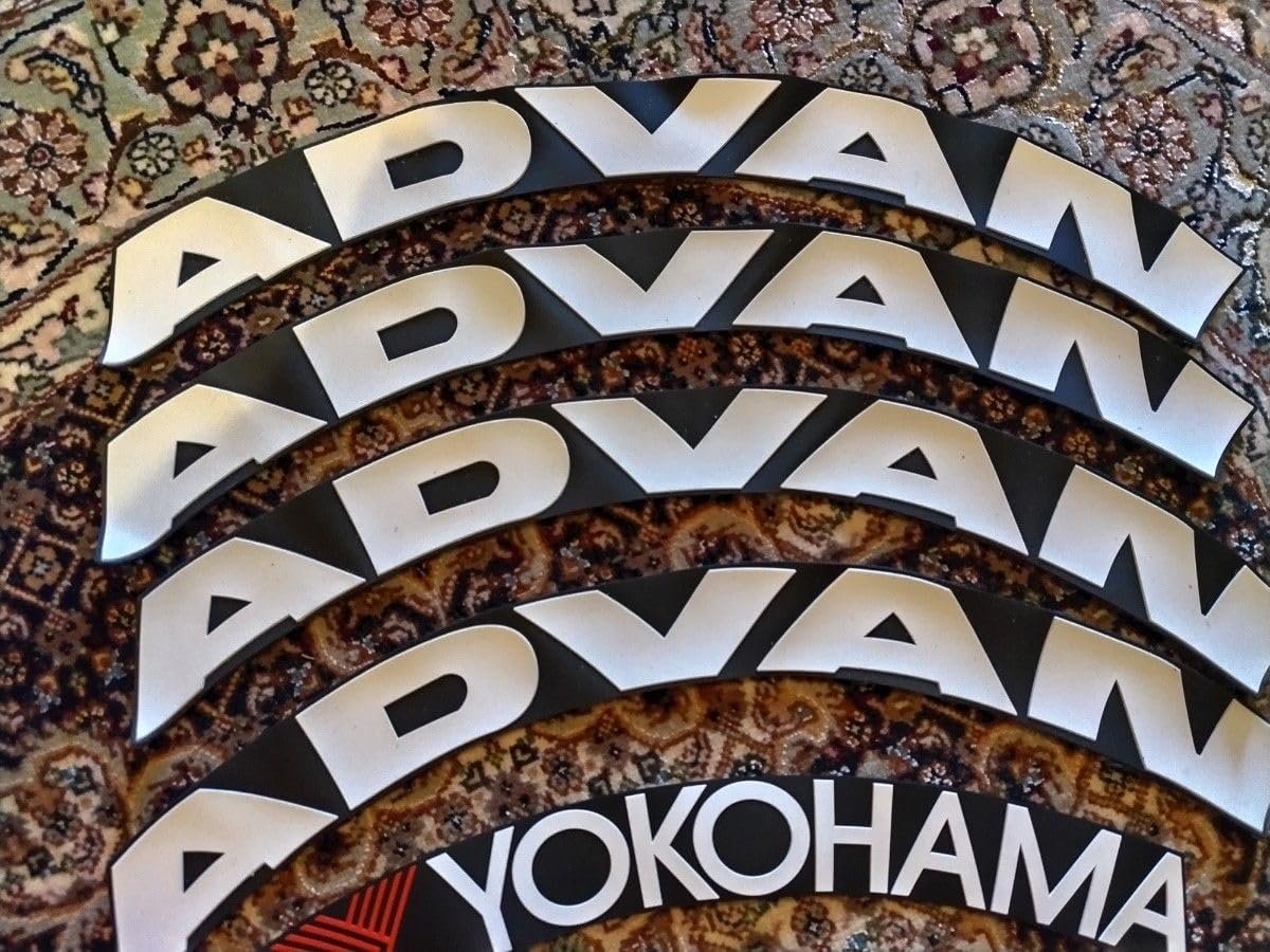 YOKOHAMA ADVANタイヤステッカー　4本分8枚 YOKOHAMA ADVANタイヤステッカー 4本分8枚 ステッカープレゼント